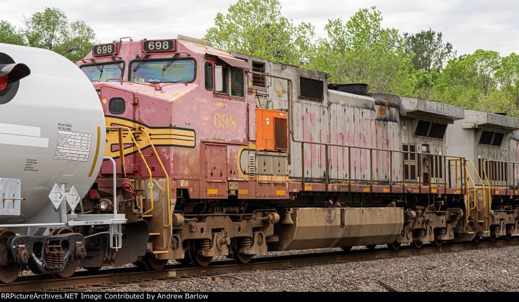 BNSF 698